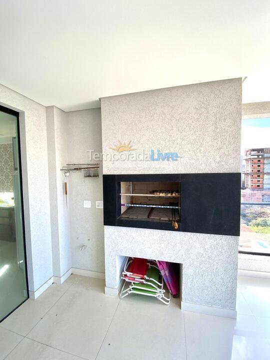 Apartamento para aluguel de temporada em Itapema (Meia Praia)