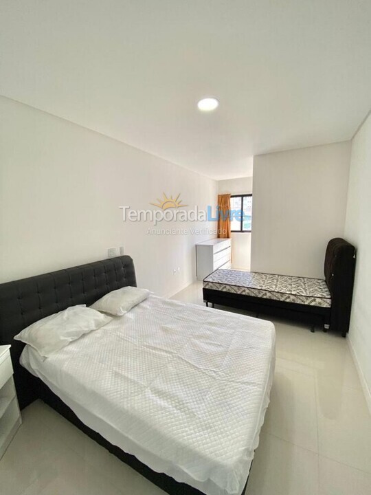 Apartamento para aluguel de temporada em Itapema (Meia Praia)