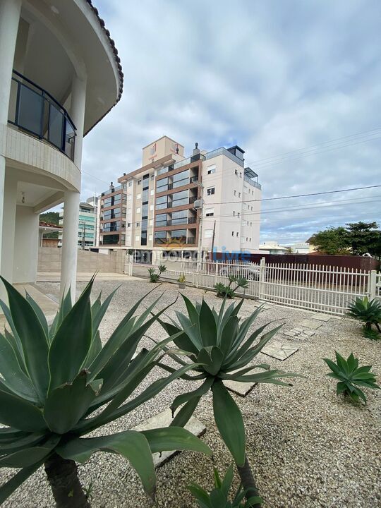 Casa para alquiler de vacaciones em Governador Celso Ramos (Praia de Palmas)