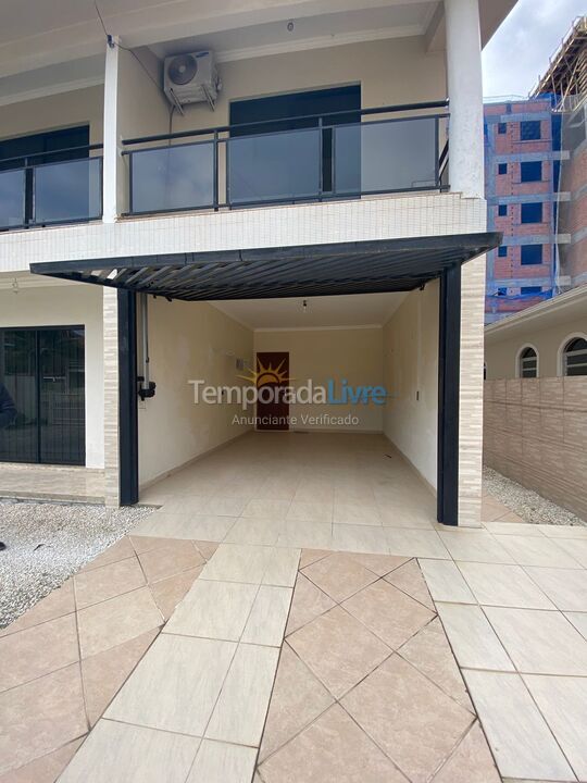 Casa para alquiler de vacaciones em Governador Celso Ramos (Praia de Palmas)