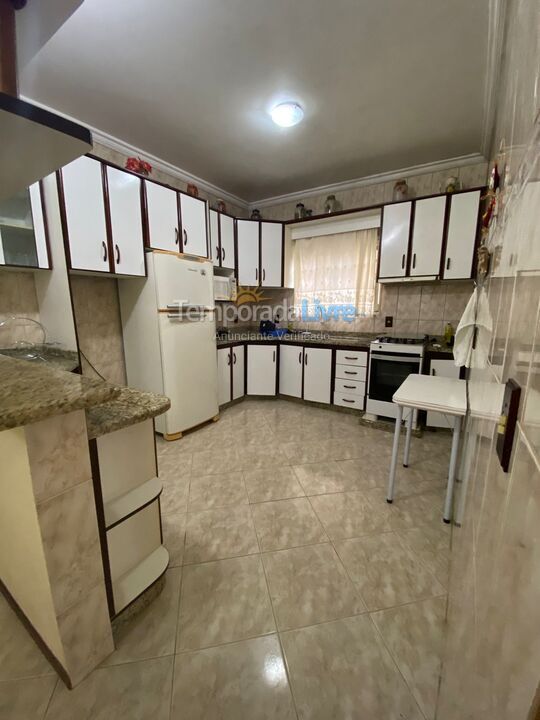 Casa para alquiler de vacaciones em Governador Celso Ramos (Praia de Palmas)