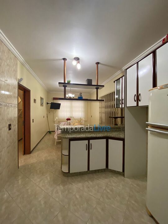 Casa para alquiler de vacaciones em Governador Celso Ramos (Praia de Palmas)