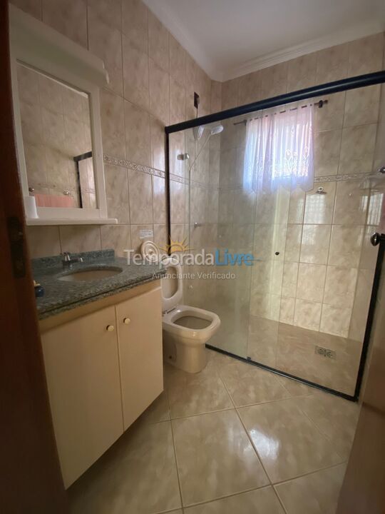 Casa para alquiler de vacaciones em Governador Celso Ramos (Praia de Palmas)