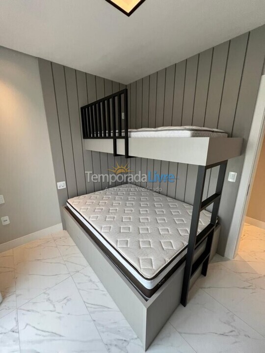 Apartamento para aluguel de temporada em Itapema (Meia Praia)