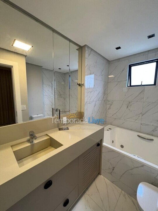 Apartamento para aluguel de temporada em Itapema (Meia Praia)