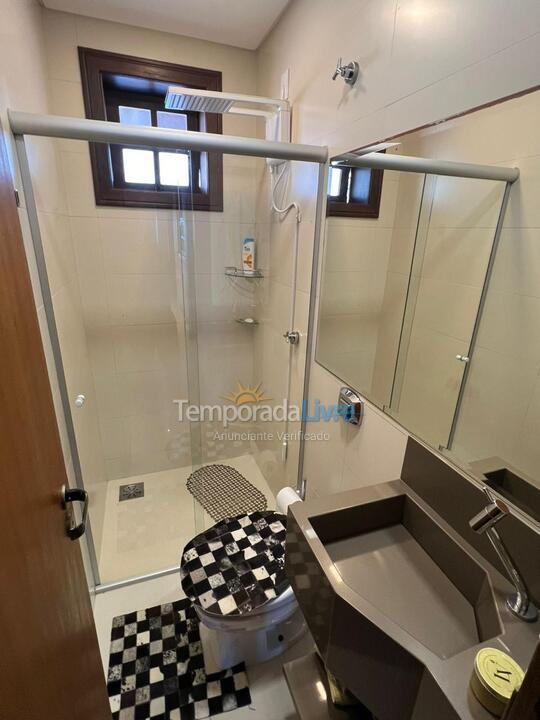 Casa para alquiler de vacaciones em Bombinhas (Praia de Bombas)