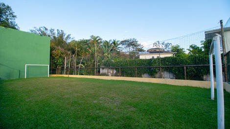 2 bedrooms with shared pool available for New Year's Eve