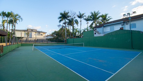 2 bedrooms with shared pool available for New Year's Eve