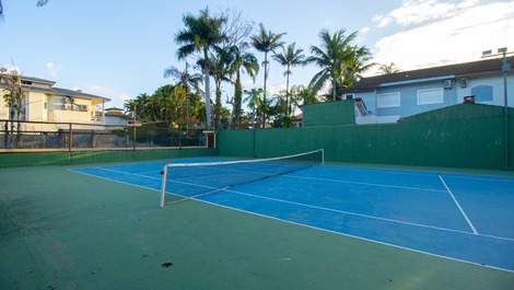 2 bedrooms with shared pool available for New Year's Eve