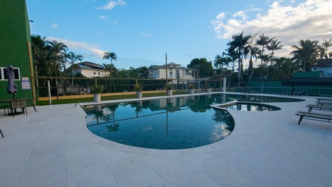 2 bedrooms with shared pool available for New Year's Eve