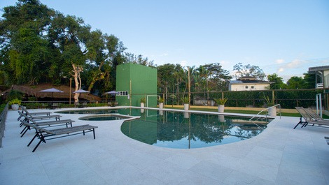 2 bedrooms with shared pool available for New Year's Eve