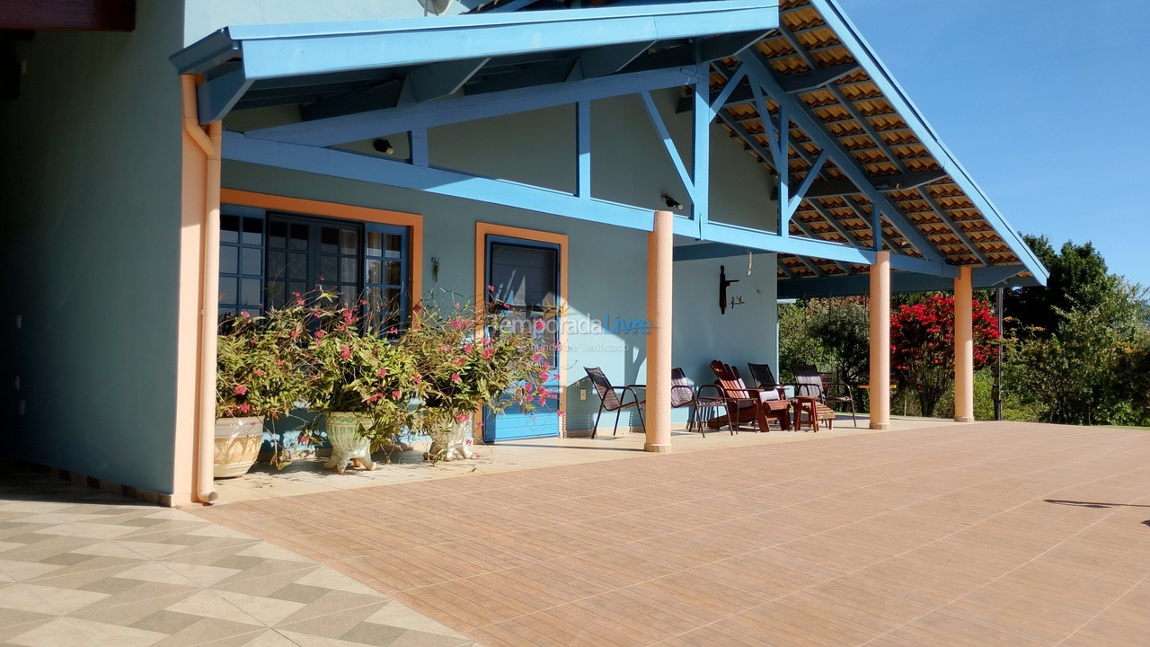 Chácara / sítio para aluguel de temporada em Bragança Paulista (Chacara Casa da Floresta)