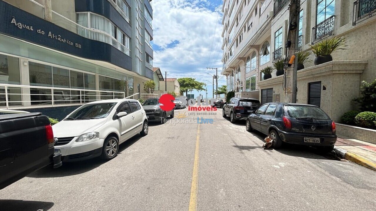 Apartamento para aluguel de temporada em Itapema (Meia Praia)