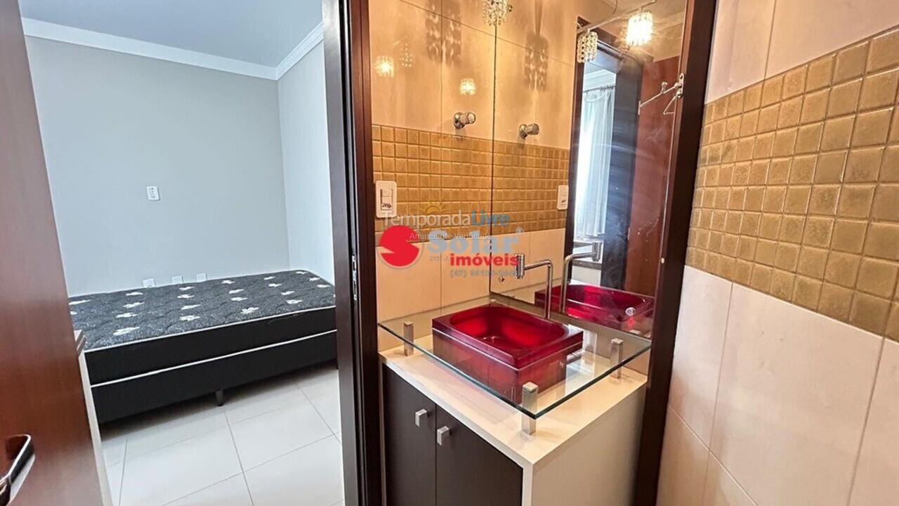 Apartamento para aluguel de temporada em Itapema (Meia Praia)