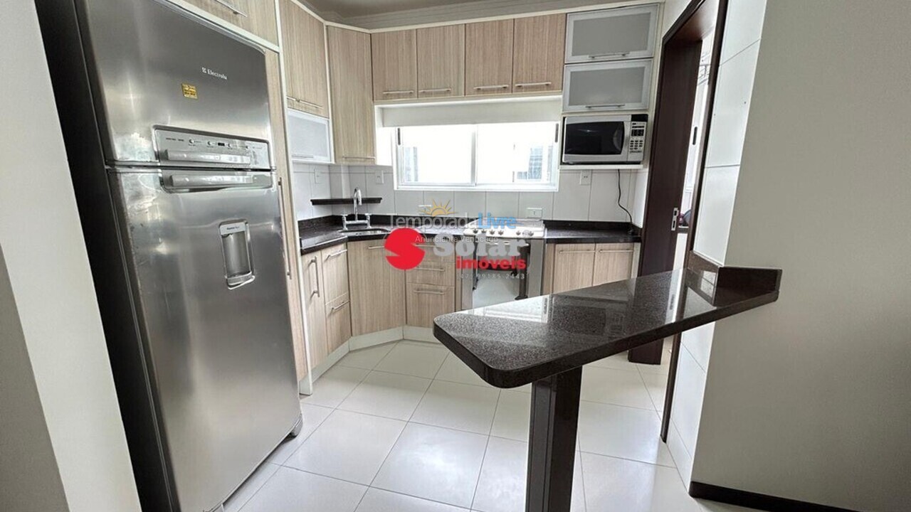 Apartamento para aluguel de temporada em Itapema (Meia Praia)