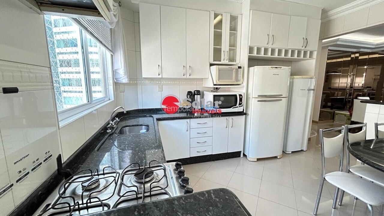 Apartamento para aluguel de temporada em Itapema (Meia Praia)