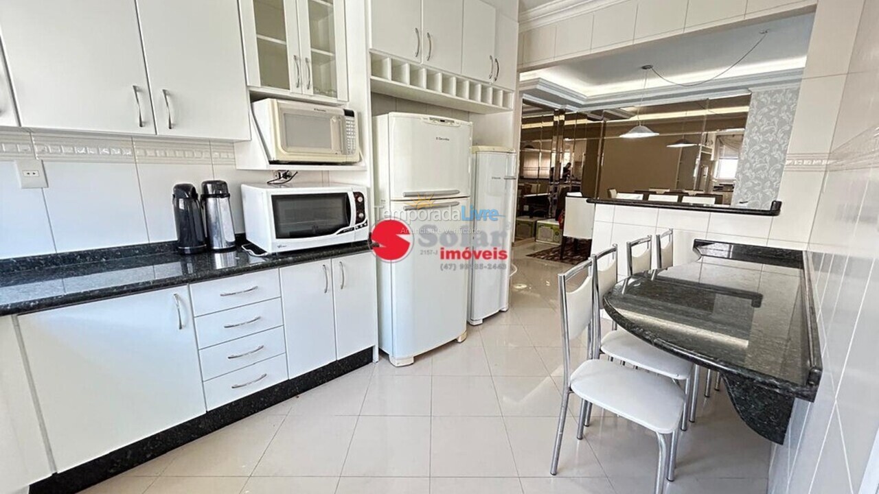 Apartamento para aluguel de temporada em Itapema (Meia Praia)