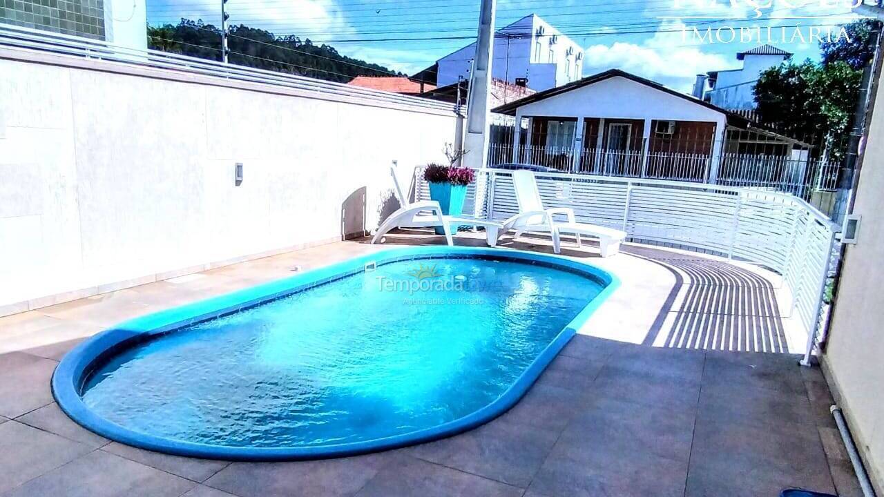 Casa para aluguel de temporada em Florianopolis (Canasvieiras)