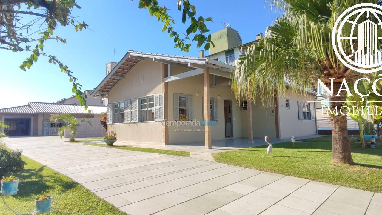 Casa para aluguel de temporada em Florianopolis (Canasvieiras)