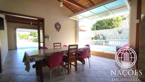 4-bedroom house for up to 14 people two blocks from the sea. SEASONAL