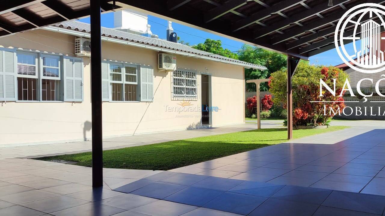 Casa para aluguel de temporada em Florianopolis (Canasvieiras)
