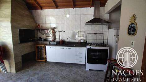 4-bedroom house for up to 14 people two blocks from the sea. SEASONAL