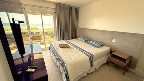 Apartamento TOP de frente ao mar na Praia Brava, Florianópolis.