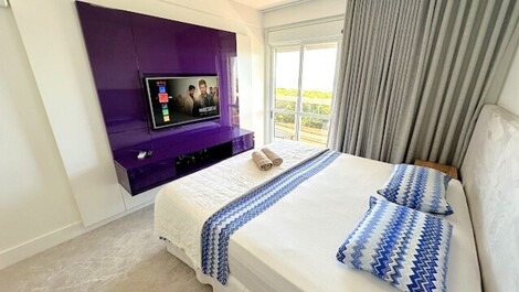 Apartamento TOP de frente ao mar na Praia Brava, Florianópolis.