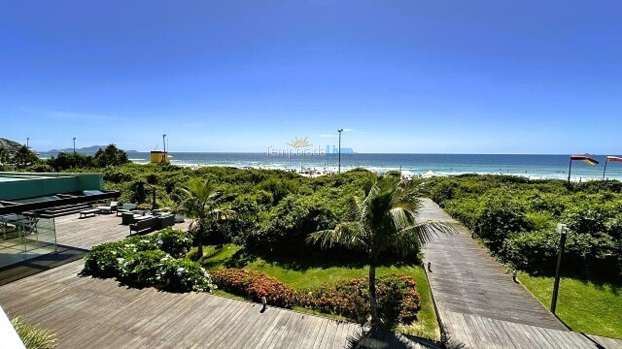 Apartamento para aluguel de temporada em Florianópolis (Praia Brava)