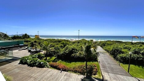 Apartamento TOP de frente ao mar na Praia Brava, Florianópolis.