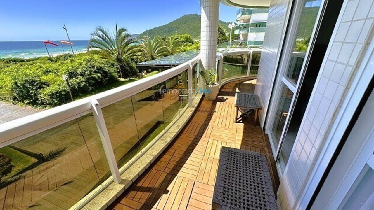 Apartamento para aluguel de temporada em Florianópolis (Praia Brava)