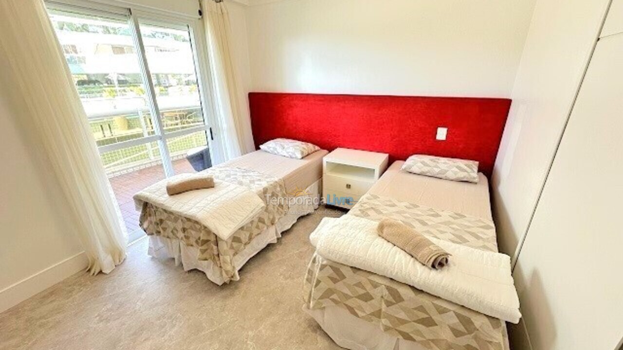 Apartamento para aluguel de temporada em Florianópolis (Praia Brava)