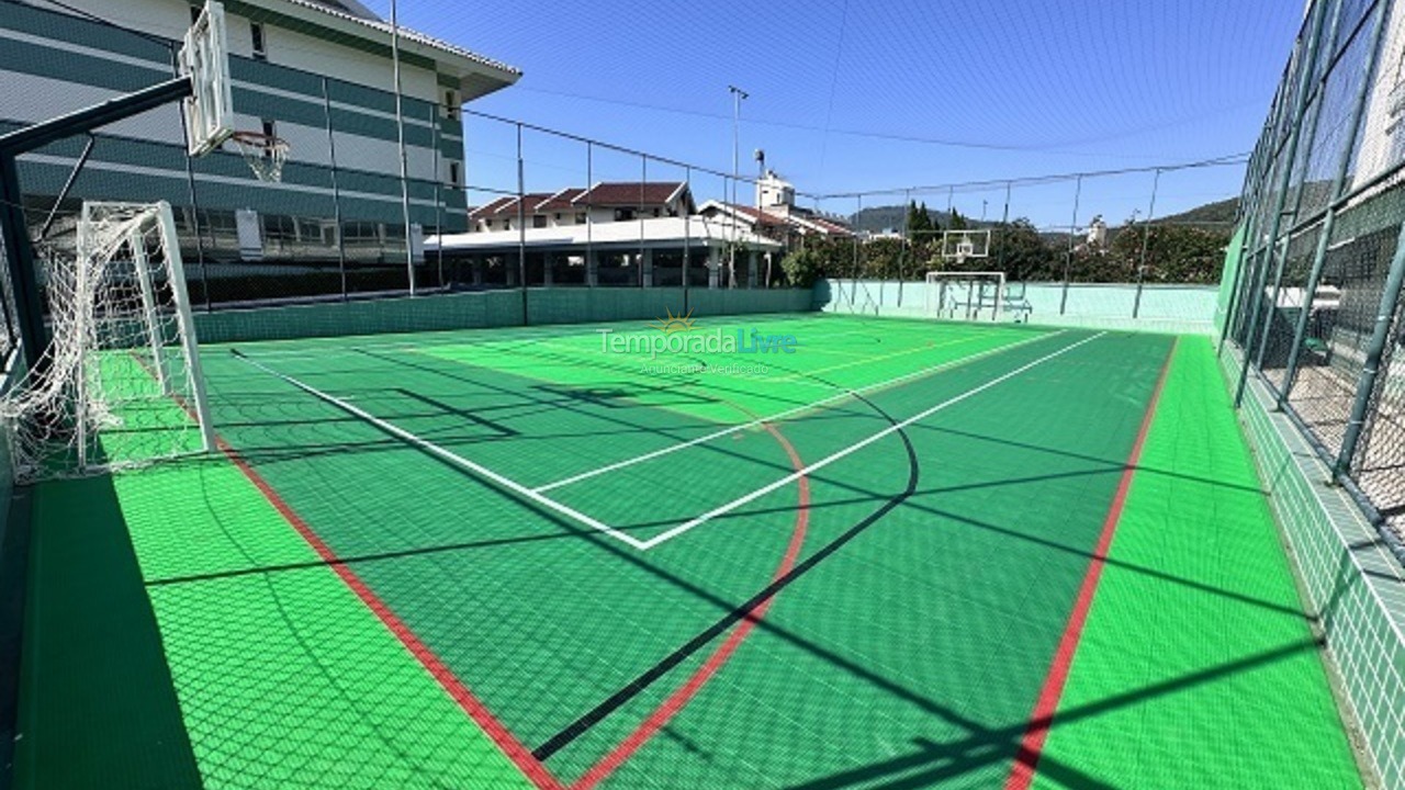 Apartamento para aluguel de temporada em Florianópolis (Praia Brava)