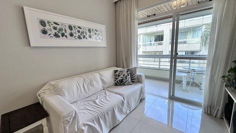 Excelente departamento a una cuadra del mar.