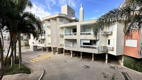 Excelente departamento a una cuadra del mar.