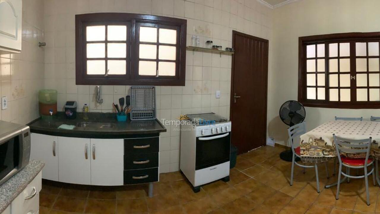 Casa para aluguel de temporada em Caraguatatuba (Martim de Sá)