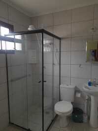 Chalé Caraguá- 4 pessoas