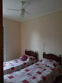 2 bicamas acomoda 4 pessoas