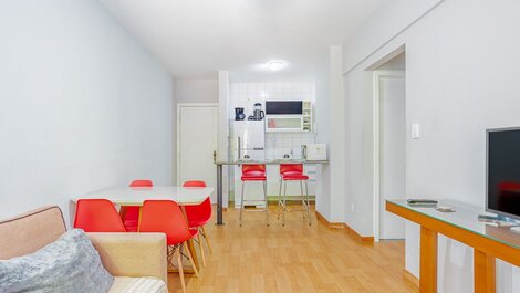 Apartment 300m from Porto Barra Beach