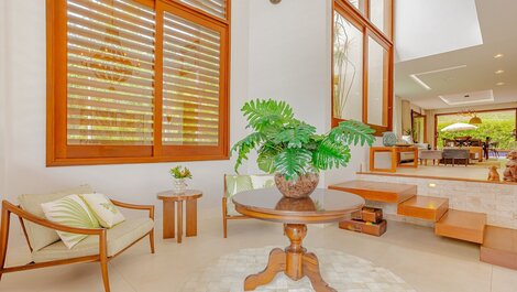 Excellent 5-Suite House with Maid - Praia do Forte