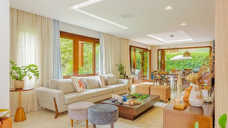 Excellent 5-Suite House with Maid - Praia do Forte