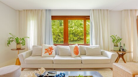 Excellent 5-Suite House with Maid - Praia do Forte