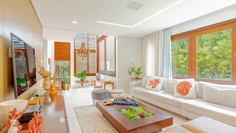 Excellent 5-Suite House with Maid - Praia do Forte