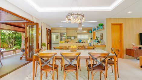 Excellent 5-Suite House with Maid - Praia do Forte