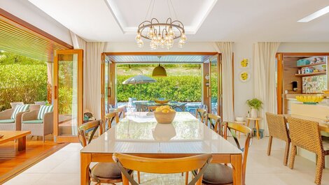 Excellent 5-Suite House with Maid - Praia do Forte