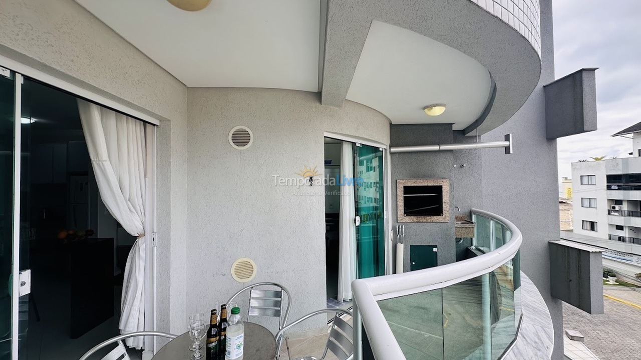 Apartamento para aluguel de temporada em Bombinhas (Praia de Bombas)