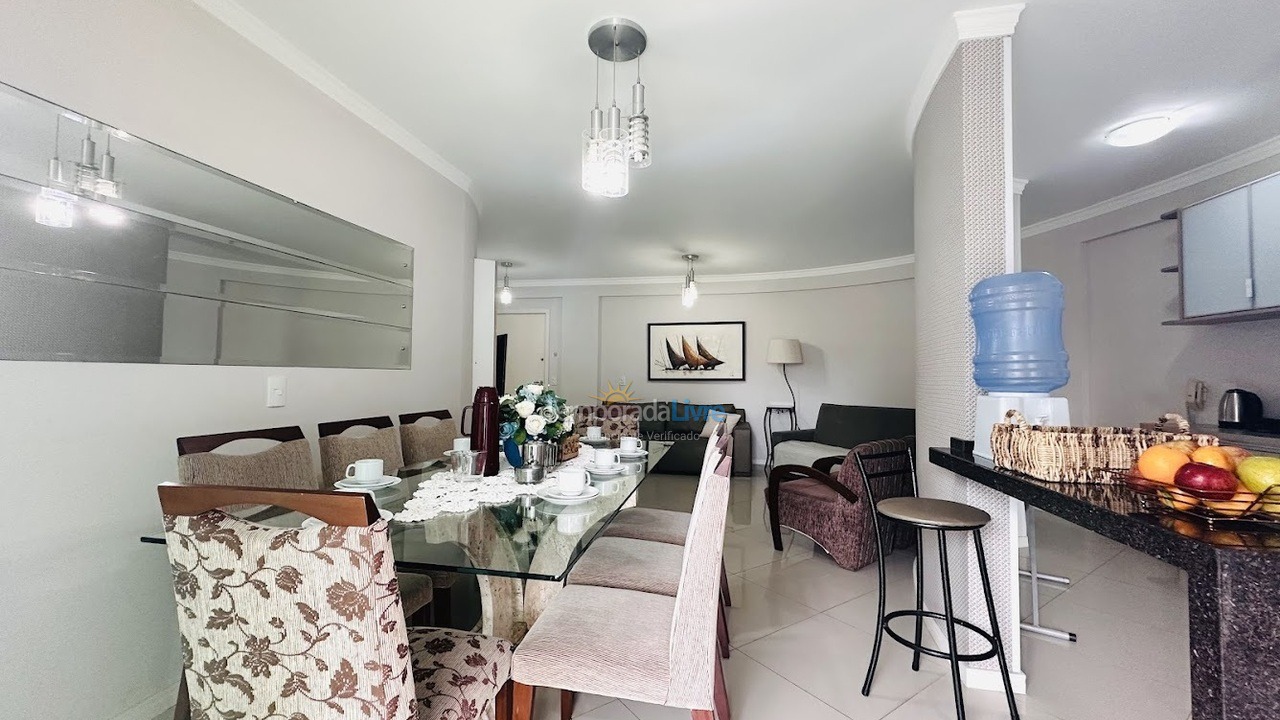 Apartamento para aluguel de temporada em Bombinhas (Praia de Bombas)