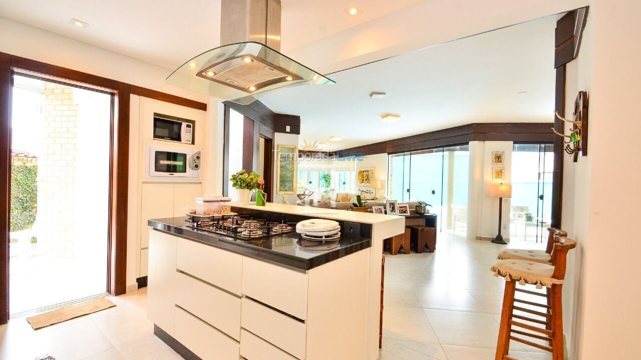 House for vacation rental in Florianopolis (Jurerê Internacional)