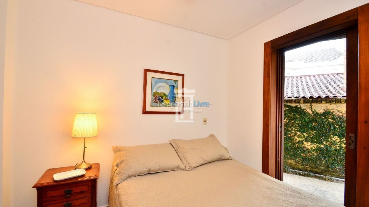 House for vacation rental in Florianopolis (Jurerê Internacional)