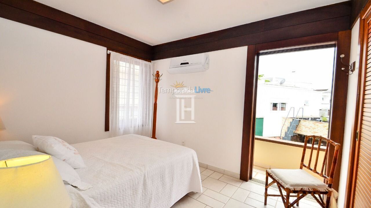House for vacation rental in Florianopolis (Jurerê Internacional)